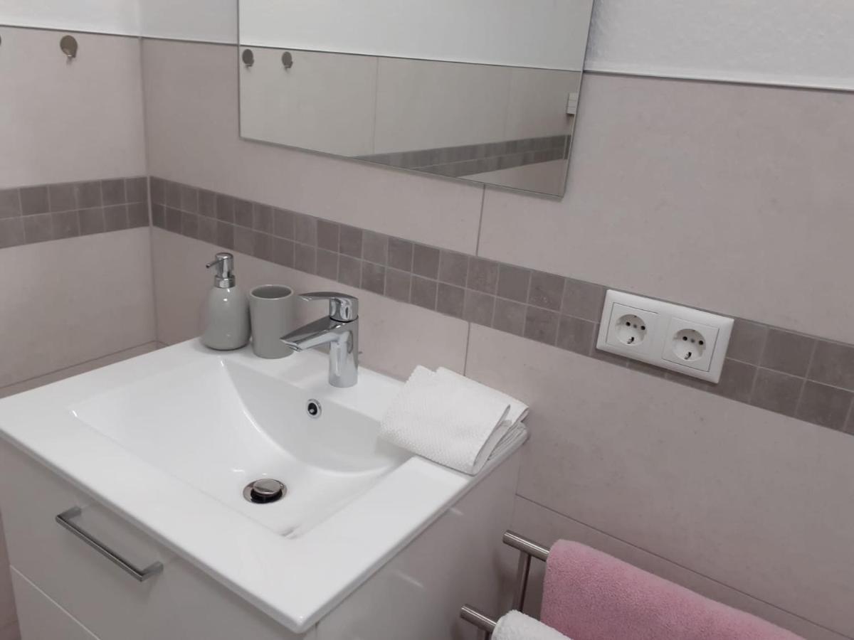 Haus Muehlenbach Apartment เมเคอร์นิค ภายนอก รูปภาพ